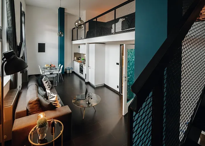Modern Loft With Airhokey In City Centre