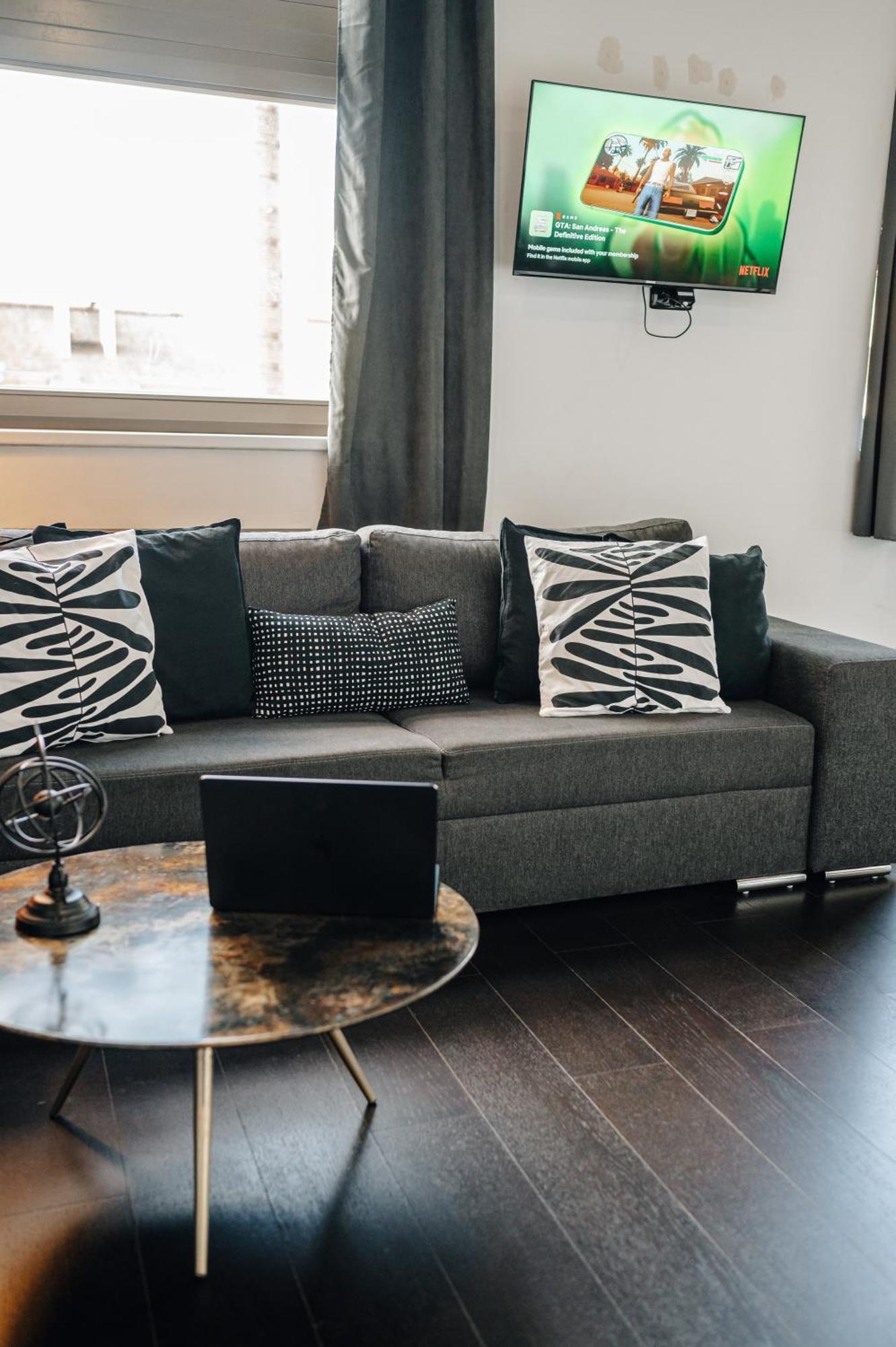 Modern Loft With Airhokey In Centre